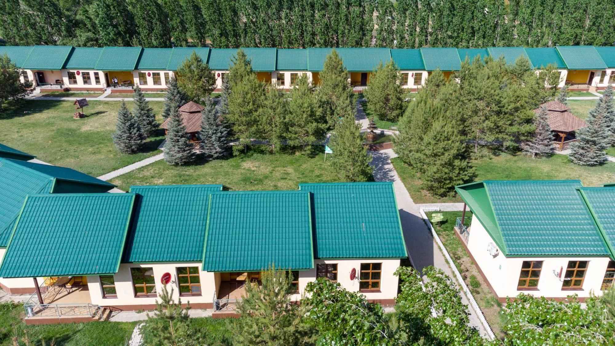 Green Land Hotel Aktobe Exterior photo